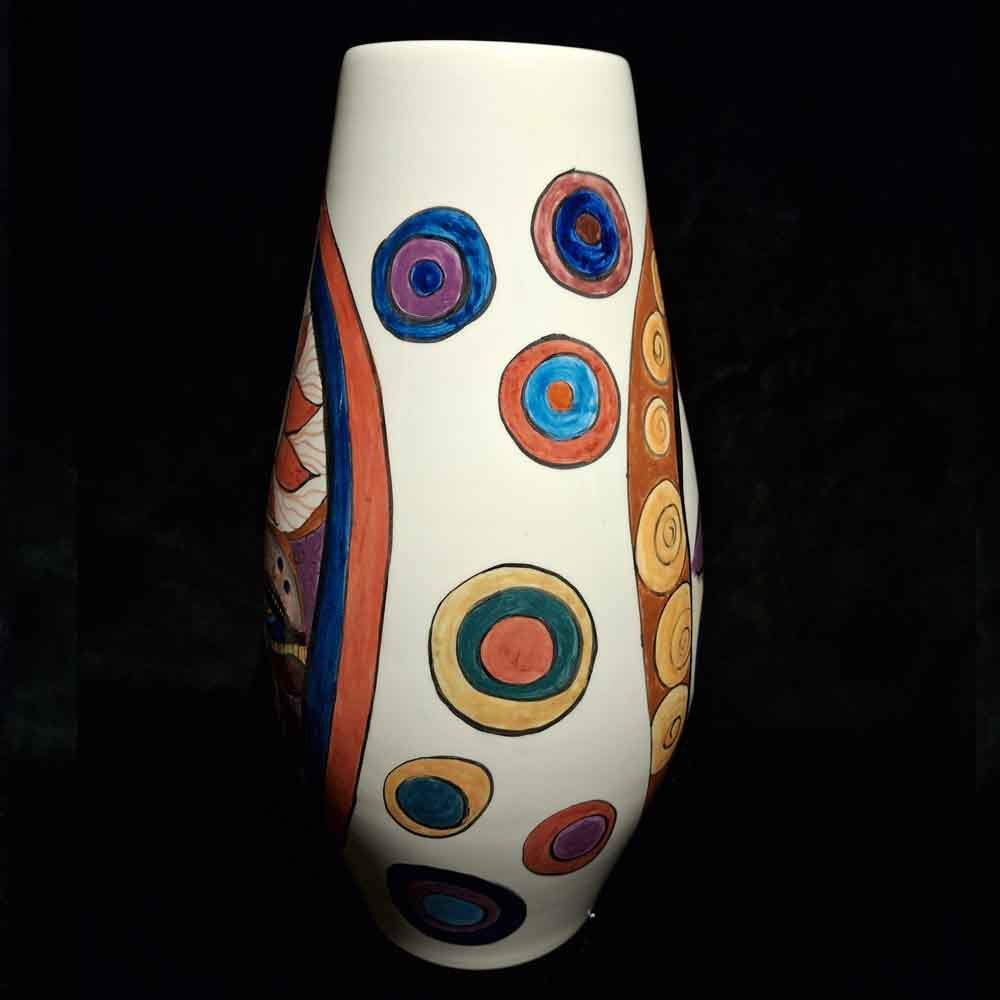 El Boyalı Soyut Yüz Tasarımlı Seramik Vazo